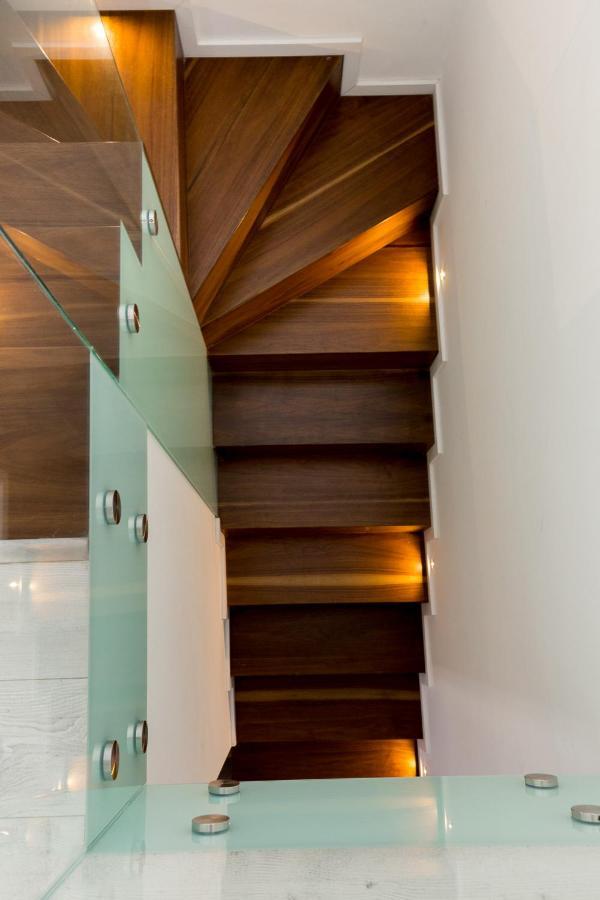 Budapest Central Square 2 Bedrooms Suite - Michaelides Voeroesmarty Square Residences ภายนอก รูปภาพ