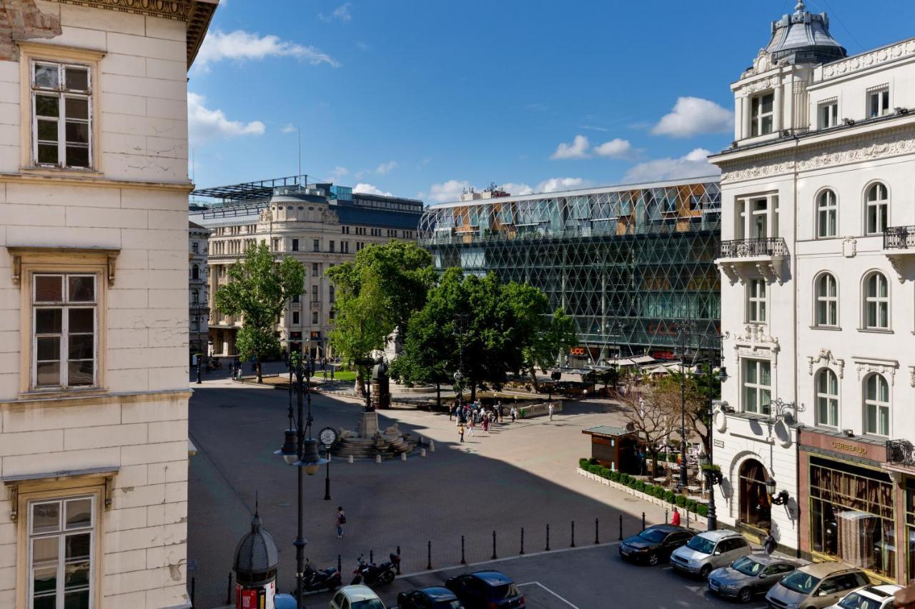 Budapest Central Square 2 Bedrooms Suite - Michaelides Voeroesmarty Square Residences ภายนอก รูปภาพ